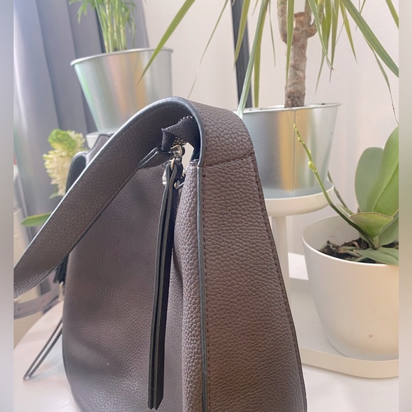 Fake leather tote - Picture 3 of 5